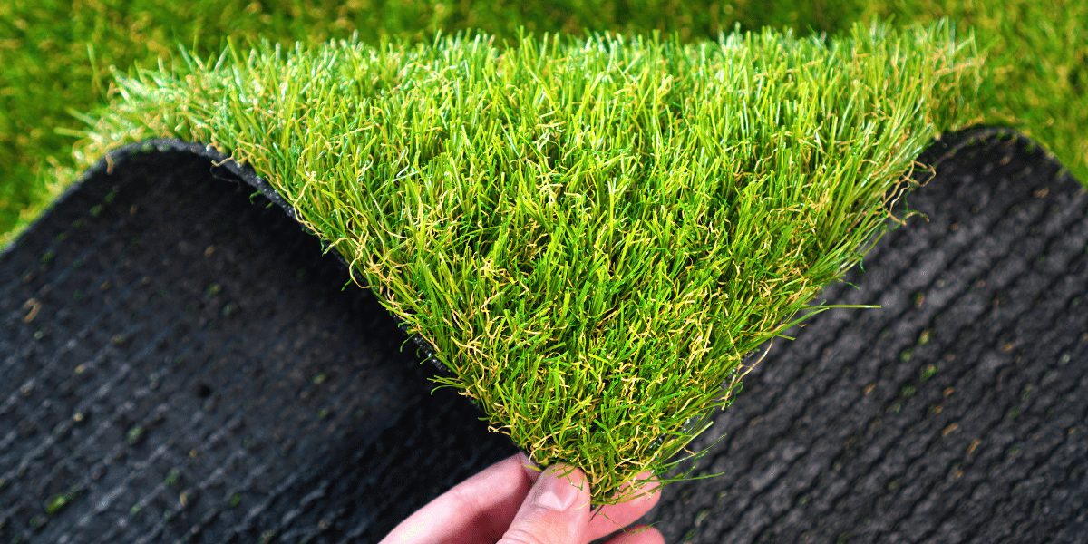 Césped artificial para terrazas y patios en Lloret de Mar moderno